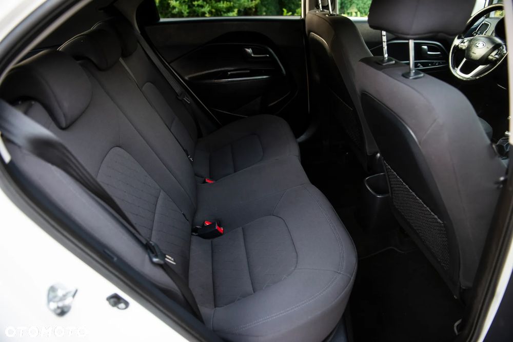 Kia Rio 1.2 Attract - 36