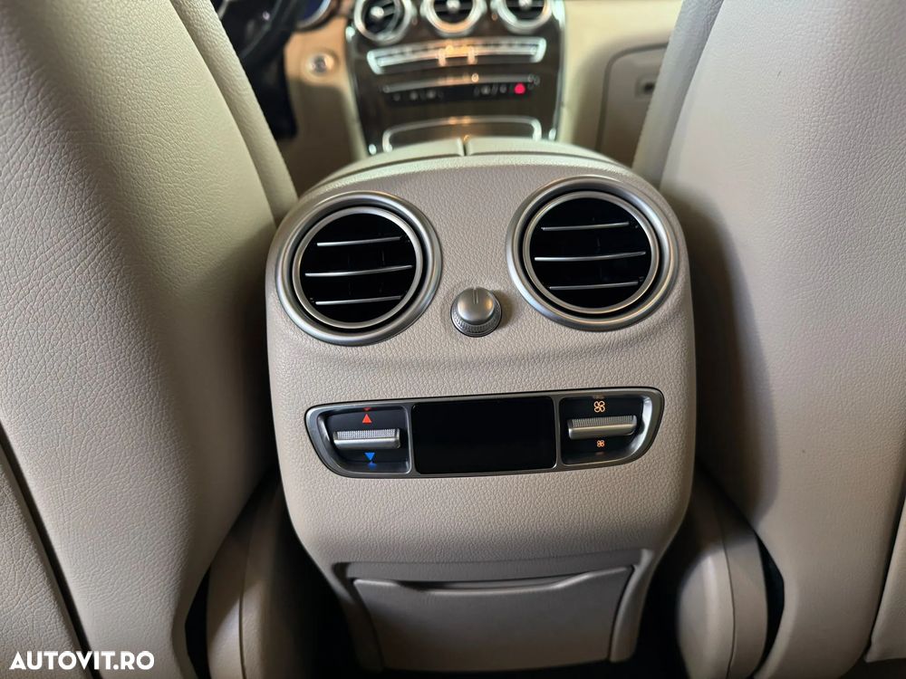 Mercedes-Benz GLC 220 d 4Matic 9G-TRONIC Exclusive - 24