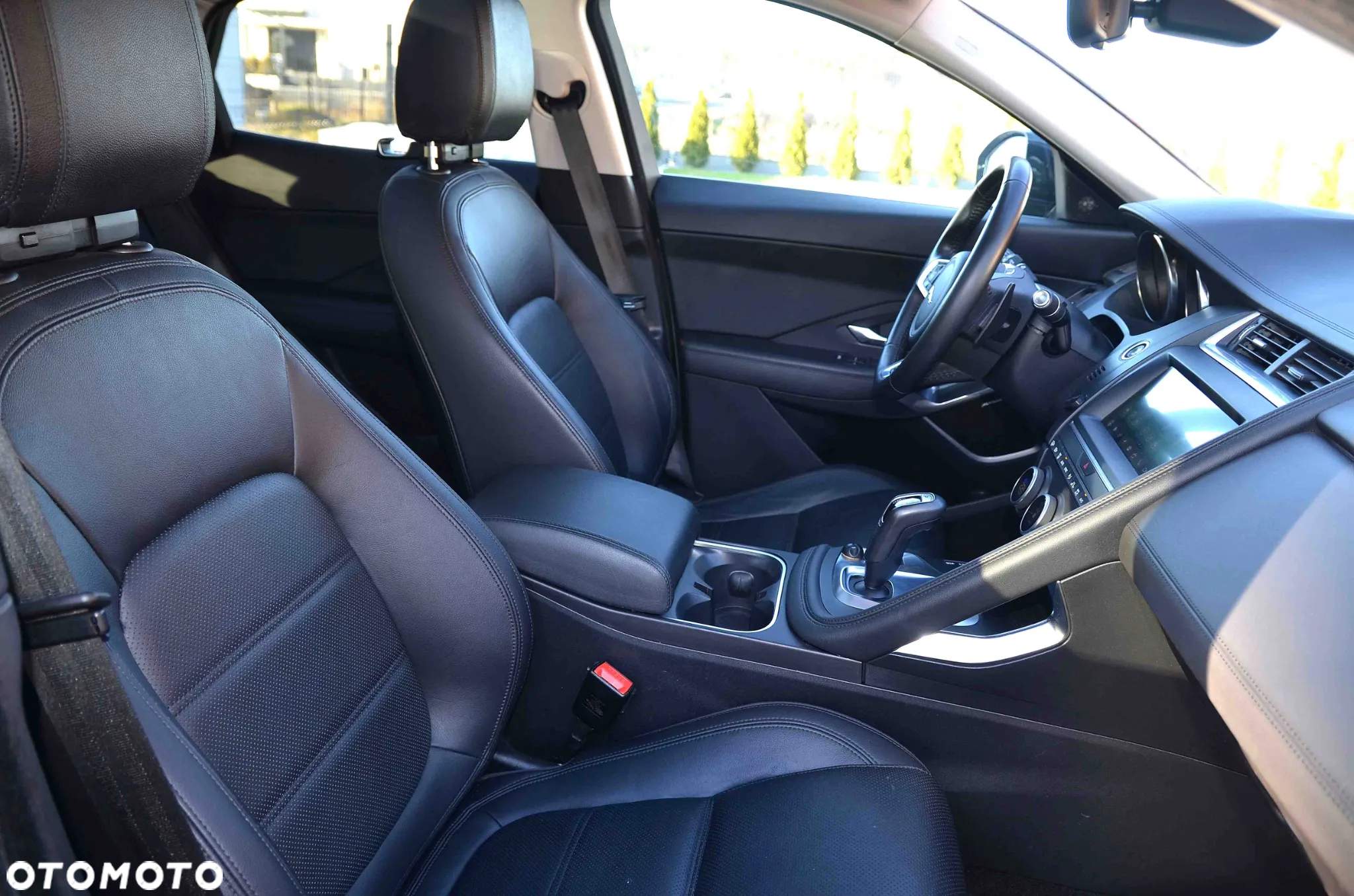 Jaguar E-Pace - 29