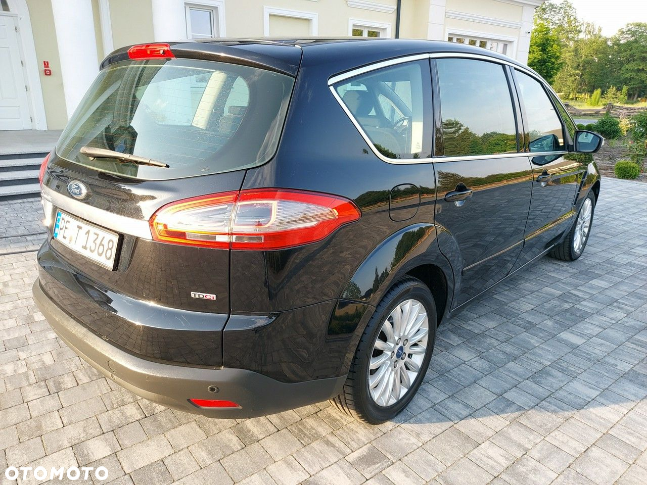 Ford S-Max - 12