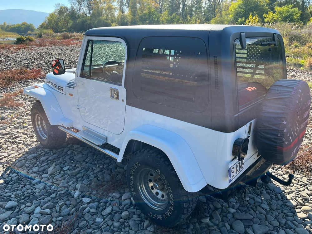 Jeep Wrangler 2.5L - 7