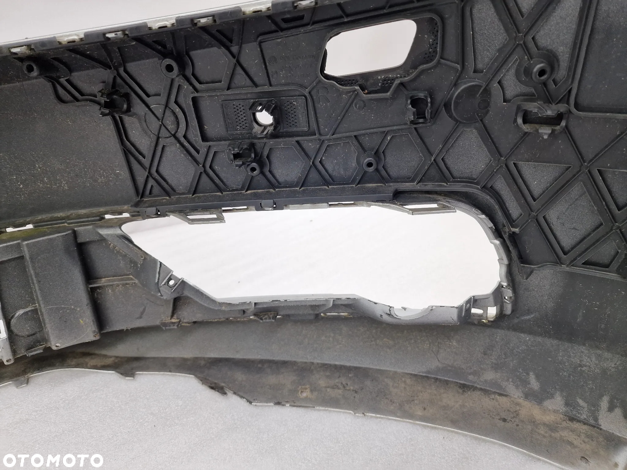 VW PASSAT B7 3AA 10- ZDERZAK PRZEDNI PRZÓD NA SPRYSKI + 4X PDC , KOLOR SREBRNY METALIK , NR 3AA807221 , NR AUKCJI NZ1185 - 24