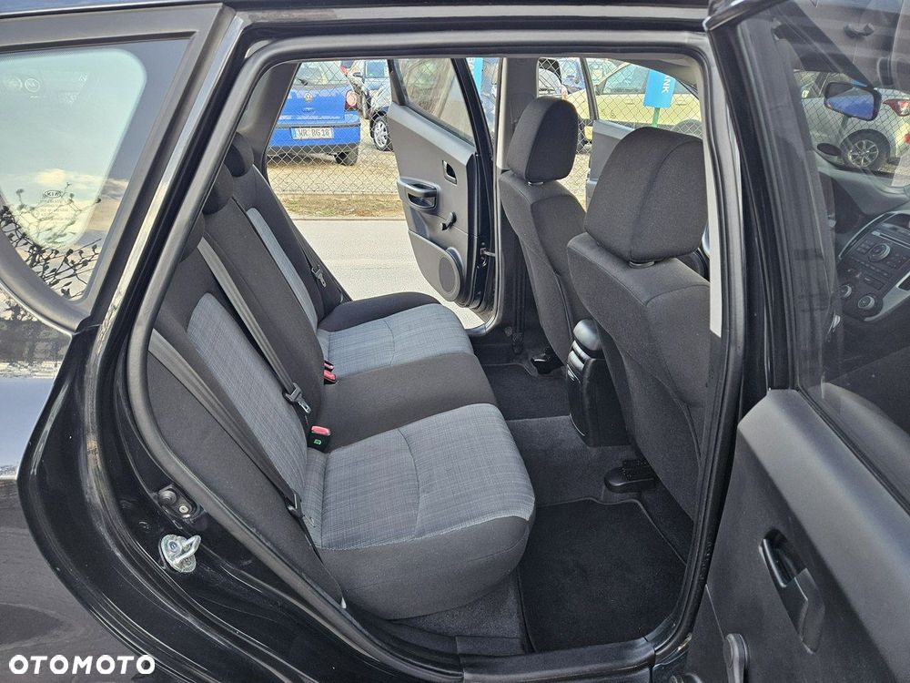 Kia Ceed - 11