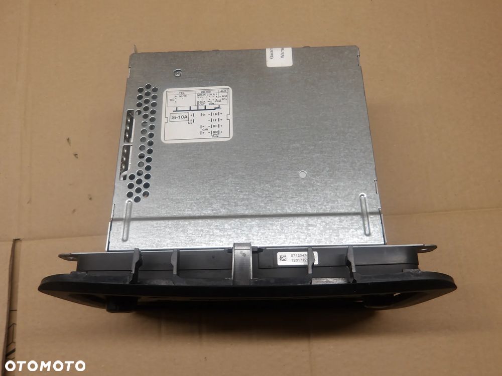 SKODA FABIA II LIFT KOMBI 10-14 1.2B RADIO 5J0035152D - 2