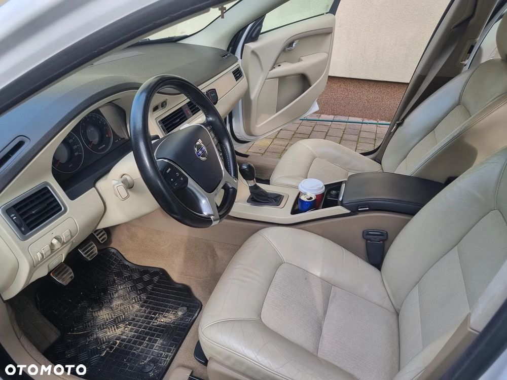 Volvo V70 2.0 Momentum - 9