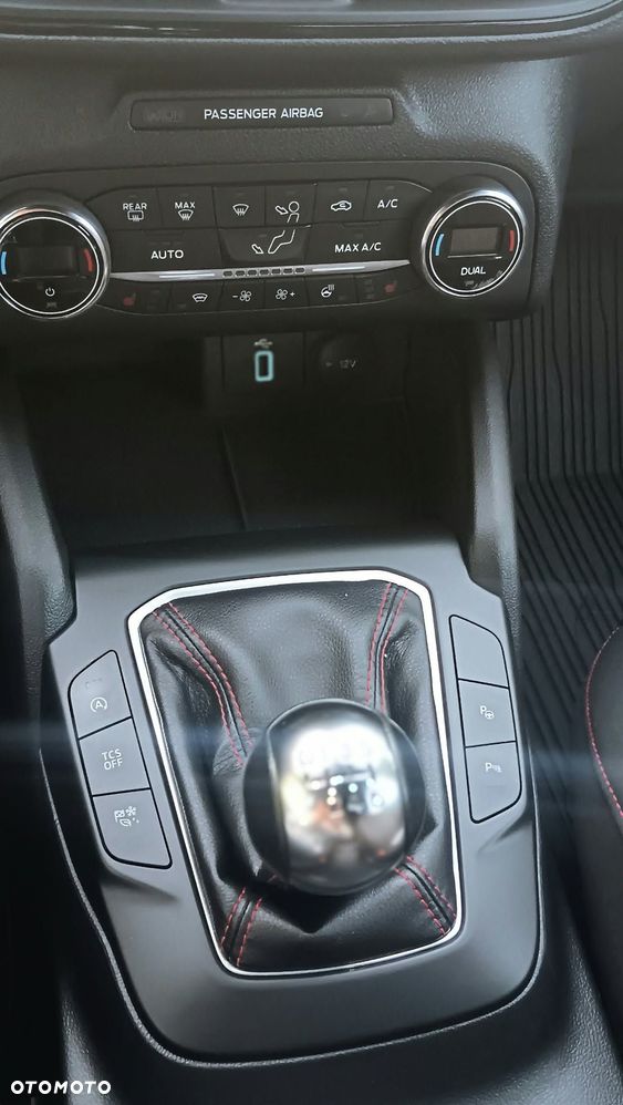 Ford Focus - 21