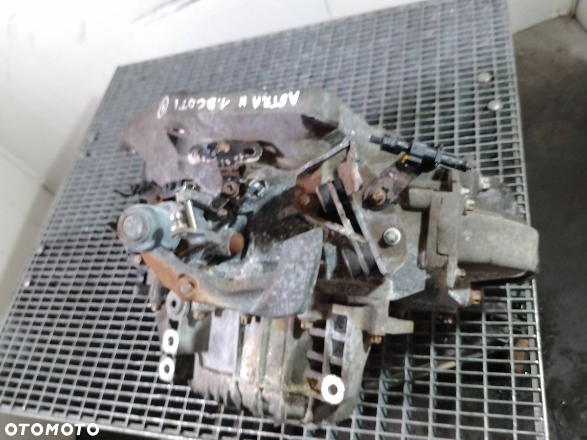 SKRZYNIA BIEGÓW MANUALNA OPEL ASTRA H 55192042  M32 1.9 CDTI - 1