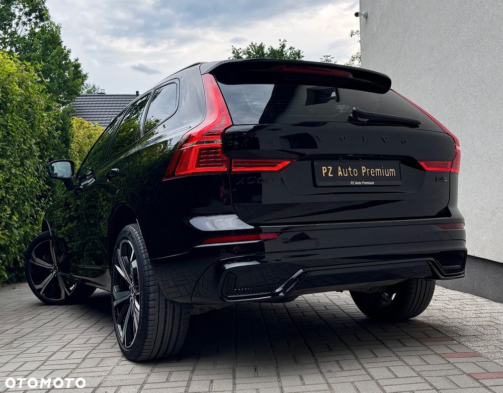 Volvo XC 60 B4 D AWD Plus Dark - 4