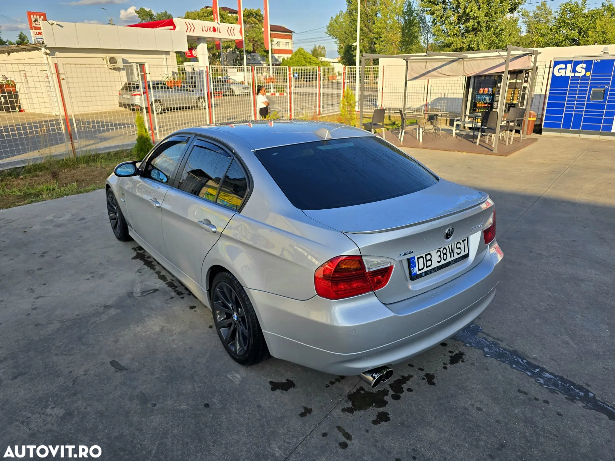 BMW Seria 3 320i Touring Aut. - 2