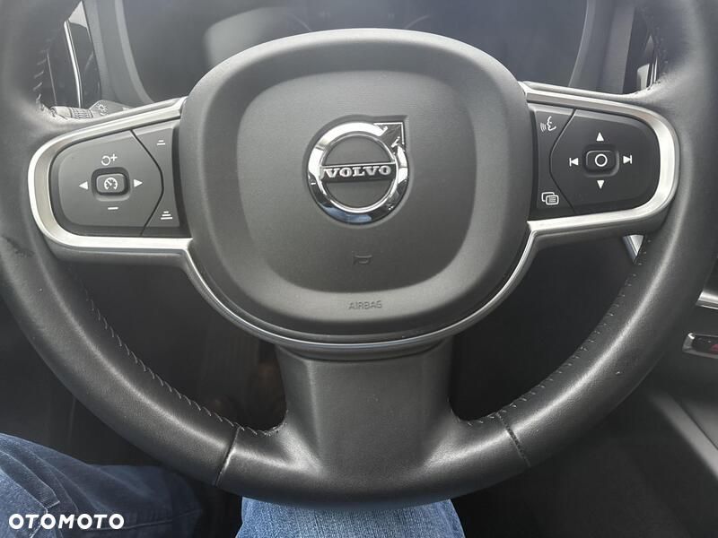 Volvo XC 60 T5 Momentum Pro - 14