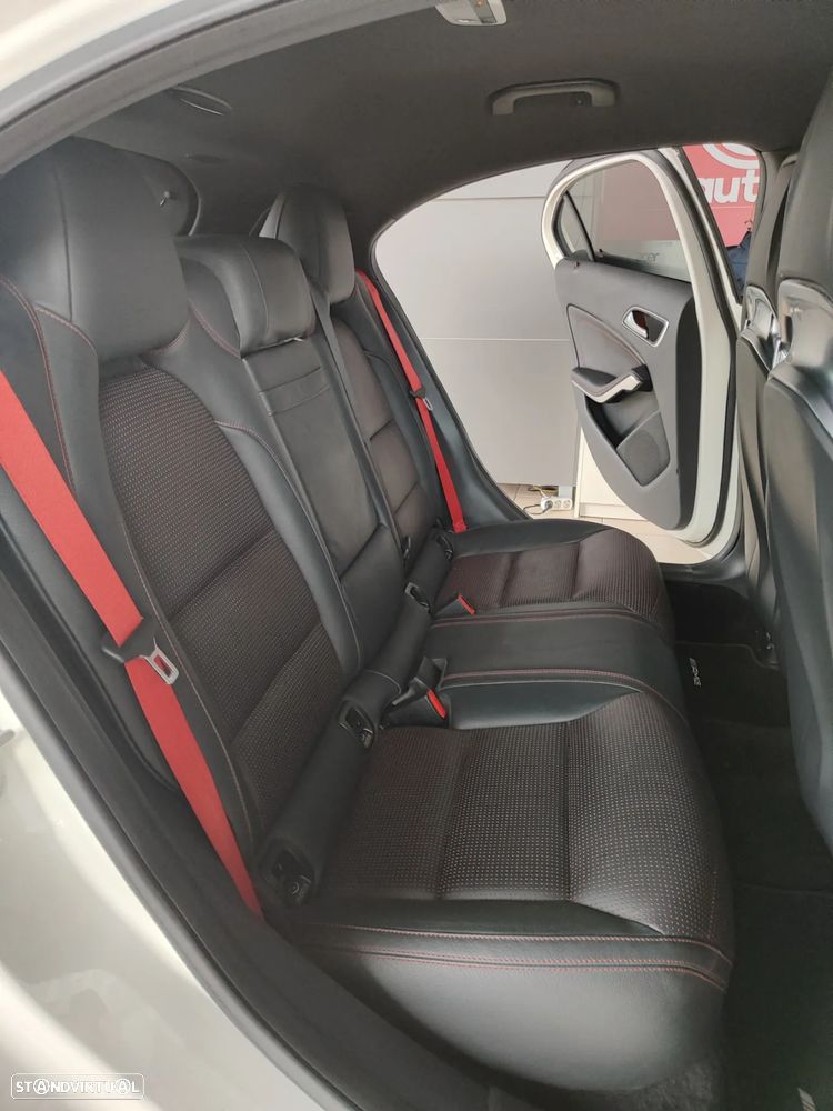 Mercedes-Benz A 45 AMG 4Matic Speedshift 7G-DCT Edition 1 - 19