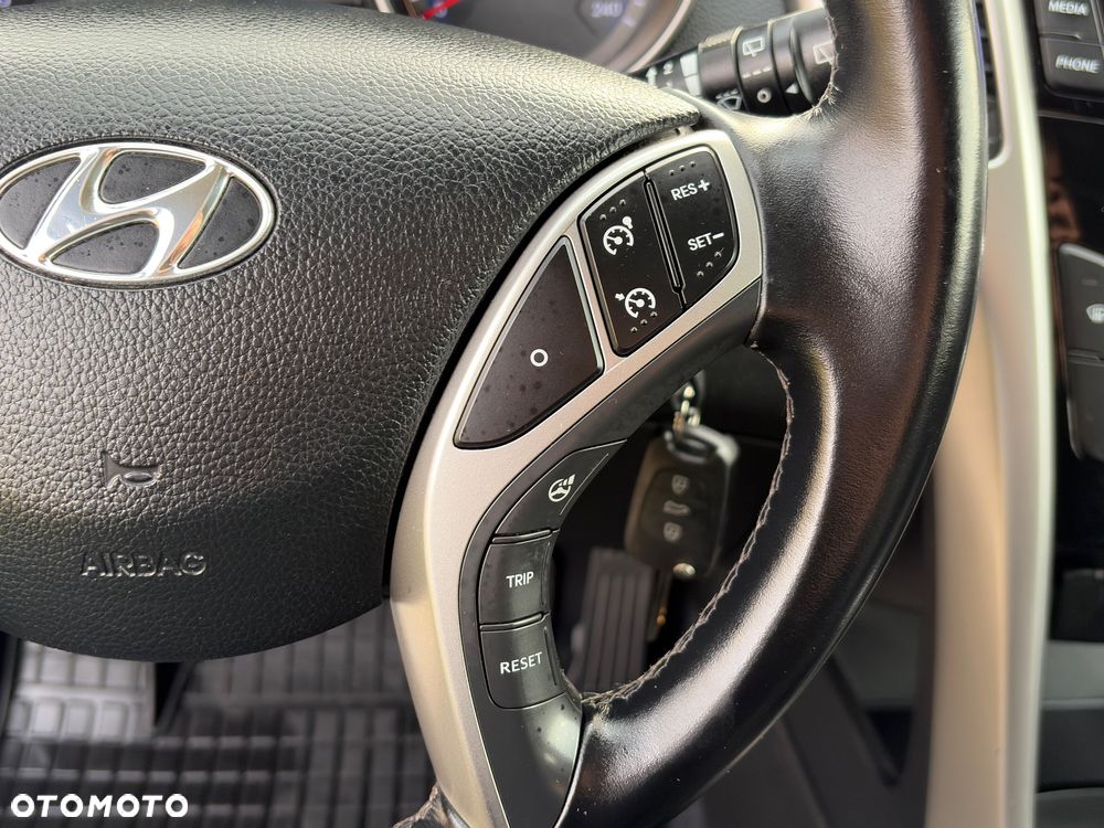 Hyundai i30 blue 1.4 Style - 22