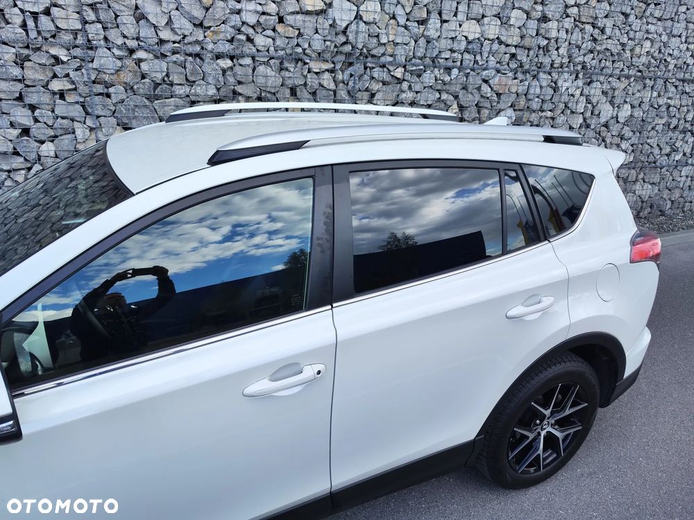 Toyota RAV4 - 16