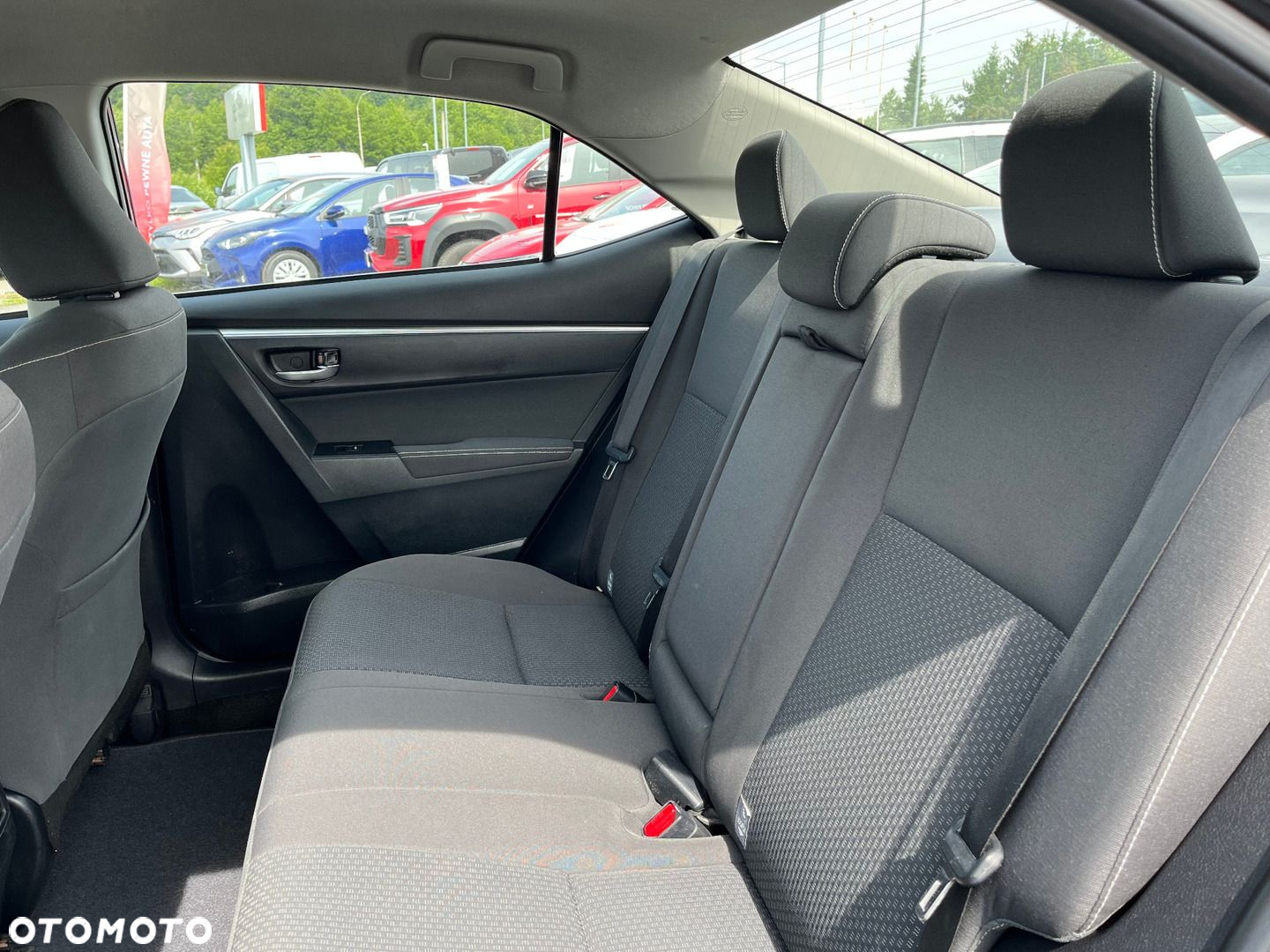 Toyota Corolla 1.6 Classic Plus - 27