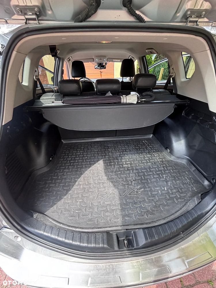 Toyota RAV4 - 8