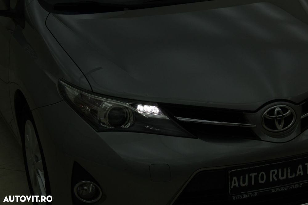 Toyota Auris - 16