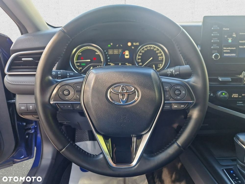 Toyota Camry - 16