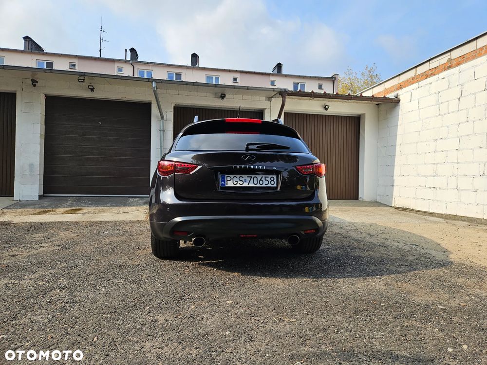 Infiniti QX70 - 8