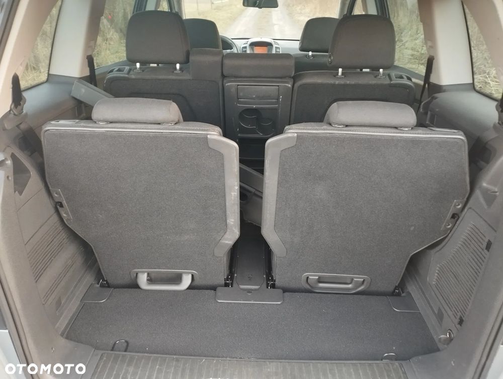 Opel Zafira - 16