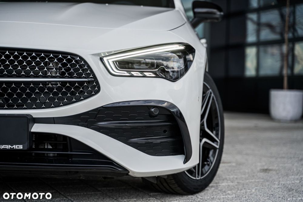 Mercedes-Benz CLA - 4