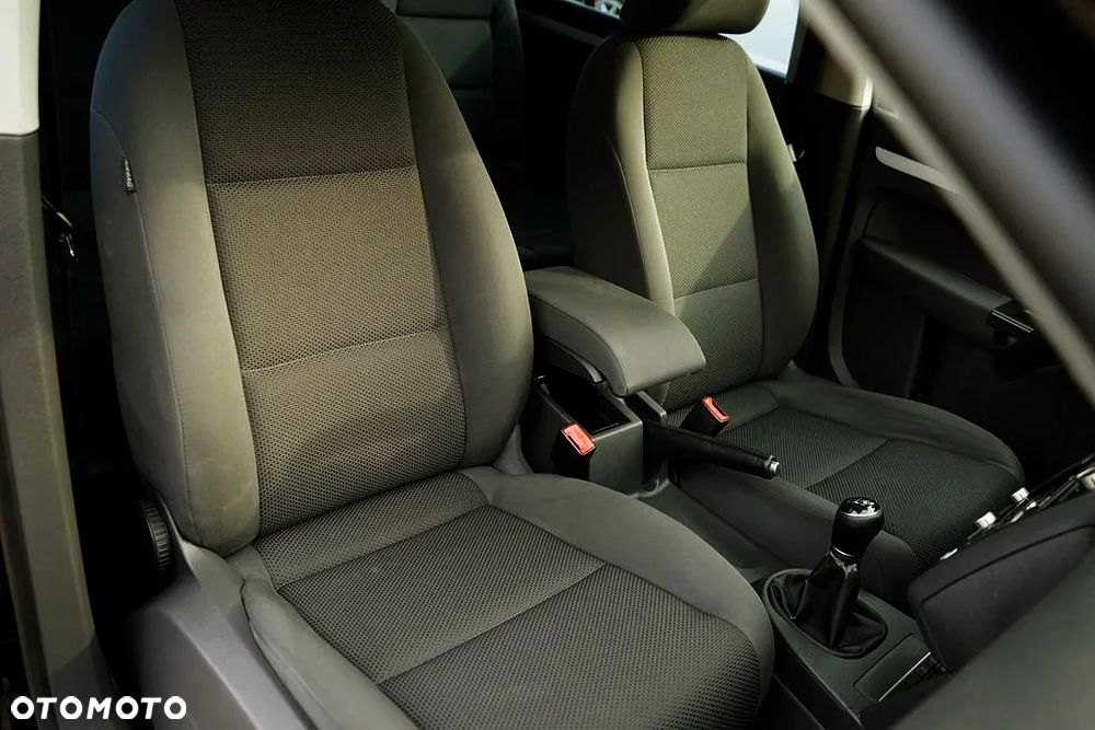 Volkswagen Touran 1.6 TDI DPF BlueMot Trendline - 20