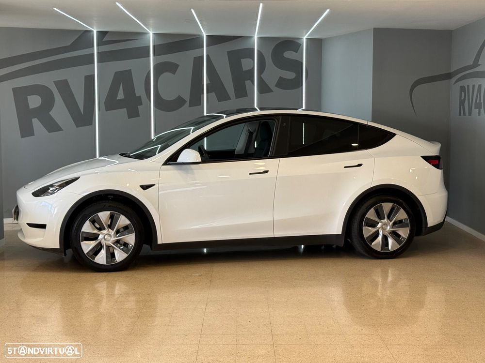 Tesla Model Y Standard RWD - 2