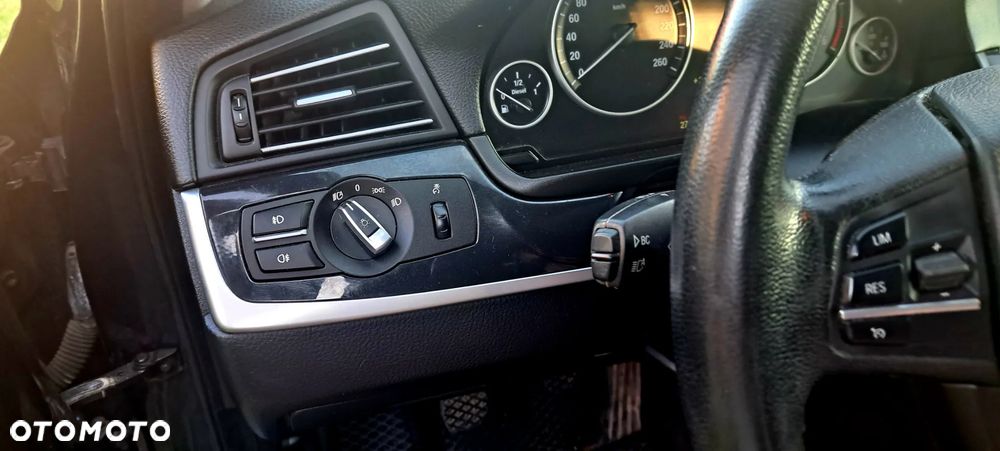 BMW Seria 5 520d Efficient Dynamics - 12