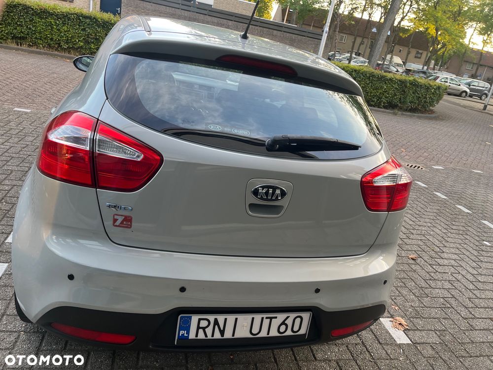 Kia Rio 1.4 M (klm) - 11