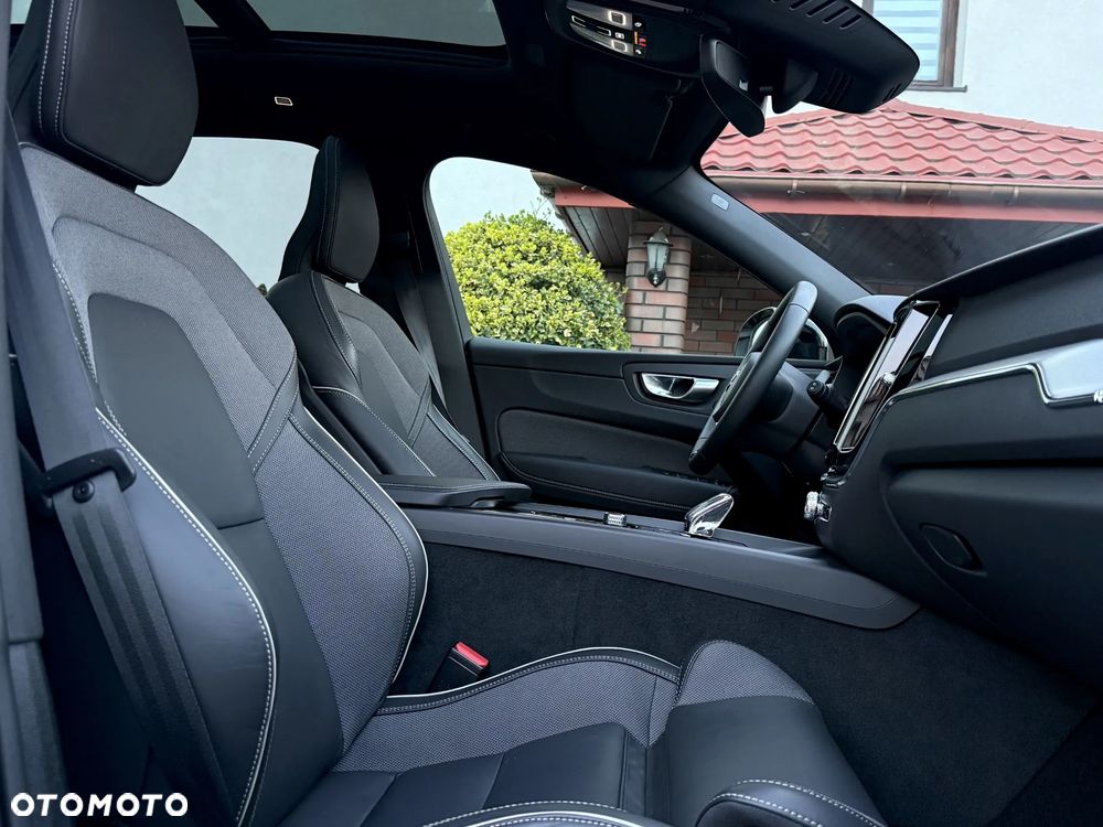 Volvo XC 60 B4 D Geartronic RDesign - 12