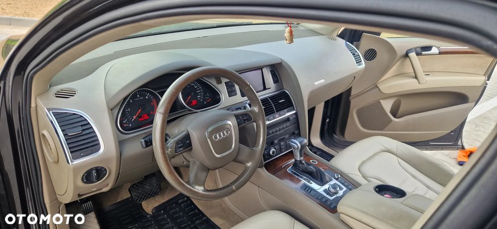 Audi Q7 - 11