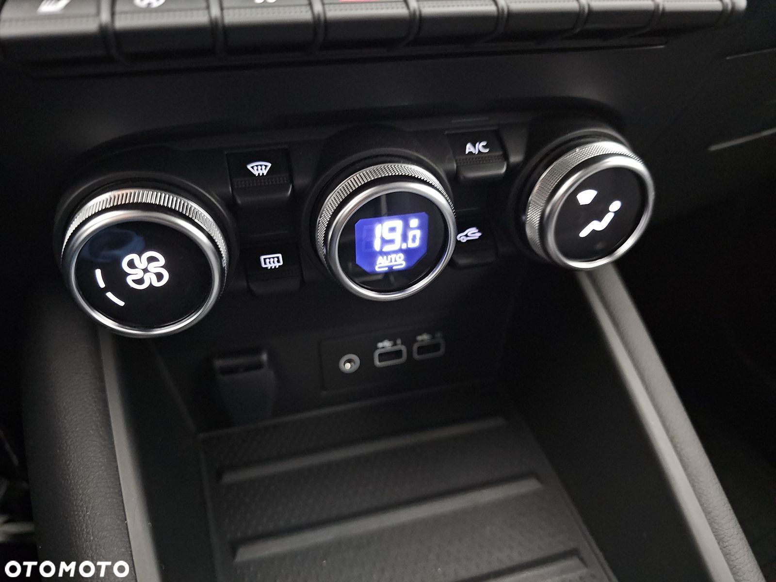 Renault Captur 1.3 TCe mHEV Techno EDC - 17