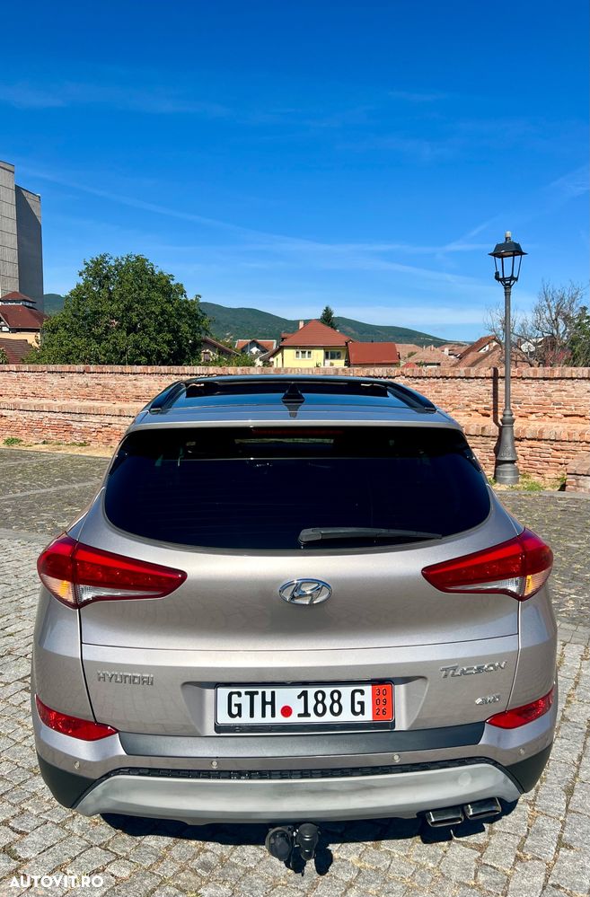 Hyundai Tucson 2.0 CRDI 4WD 6AT Luxury+ - 14
