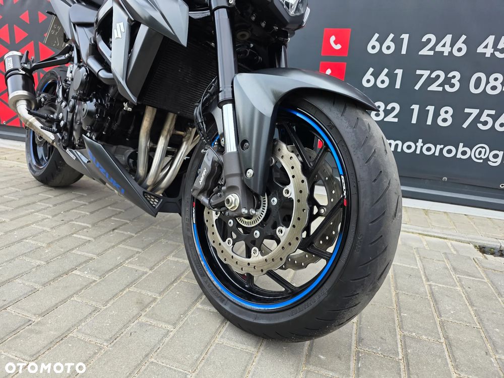 Suzuki GSX - 31