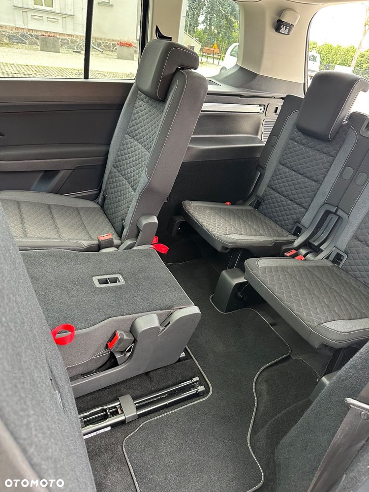 Volkswagen Touran 2.0 TDI SCR Join - 23