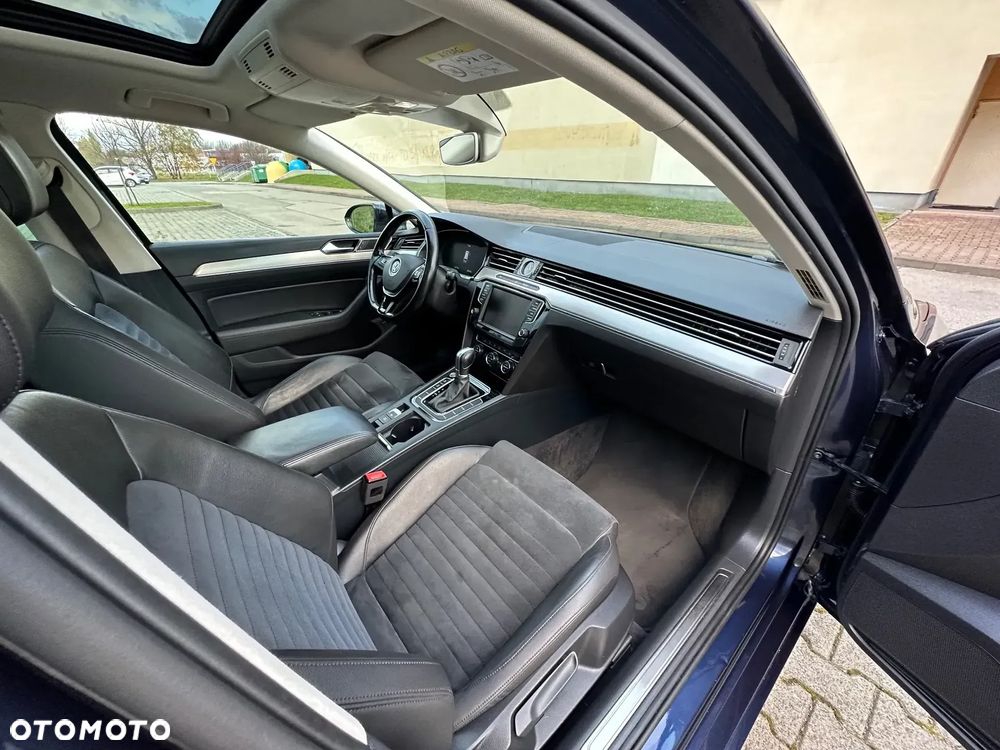 Volkswagen Passat Variant 2.0 TDI SCR DSG Highline - 20