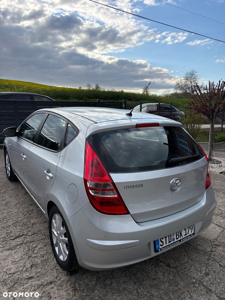 Hyundai i30 1.6 Classic + - 9