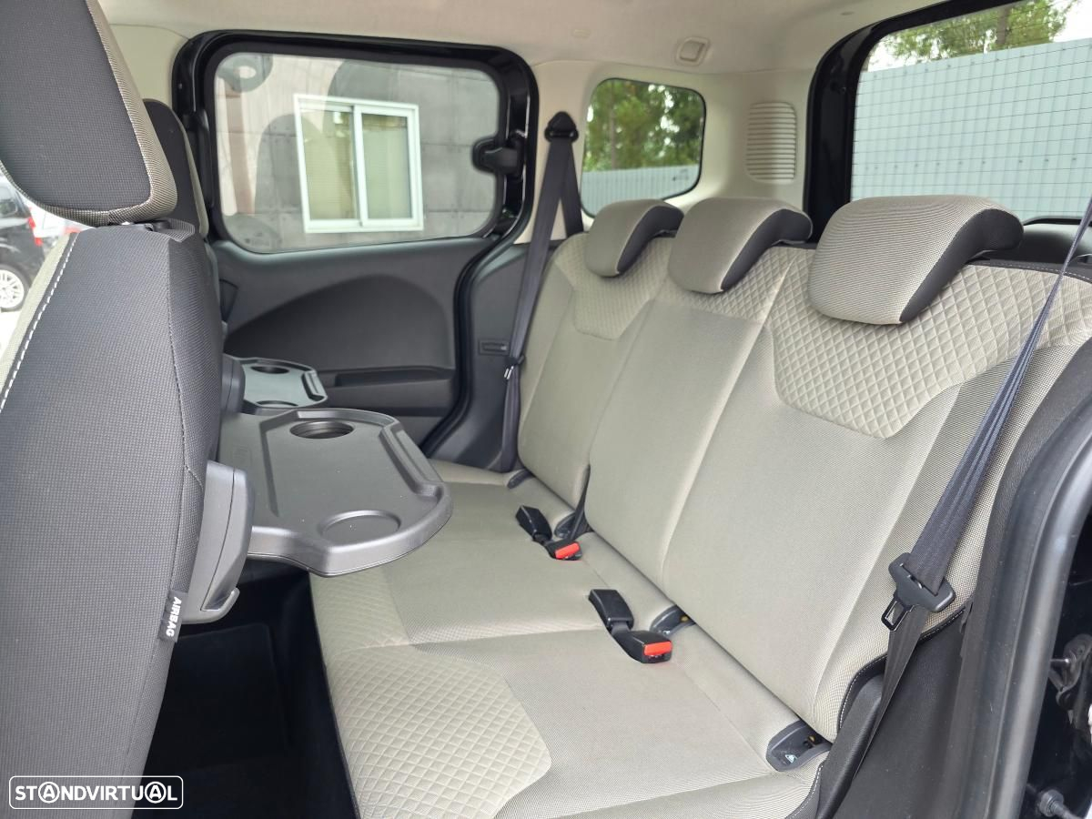 Ford Tourneo Courier 1.0 EcoBoost Titanium - 25