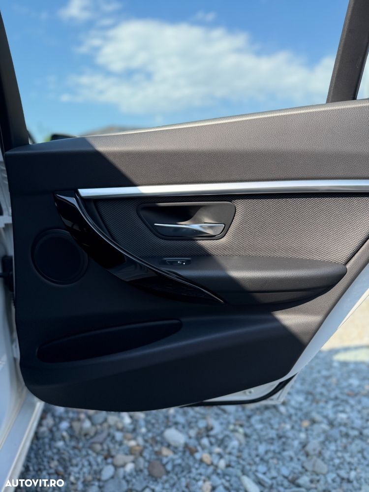 BMW Seria 3 320d Aut. - 18
