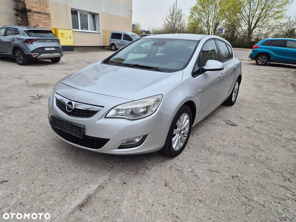 Opel Astra 1.7 CDTI DPF Design Edition - 1