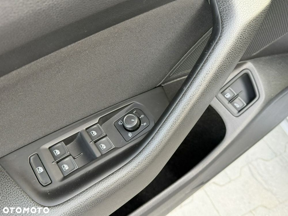 Volkswagen Passat - 17