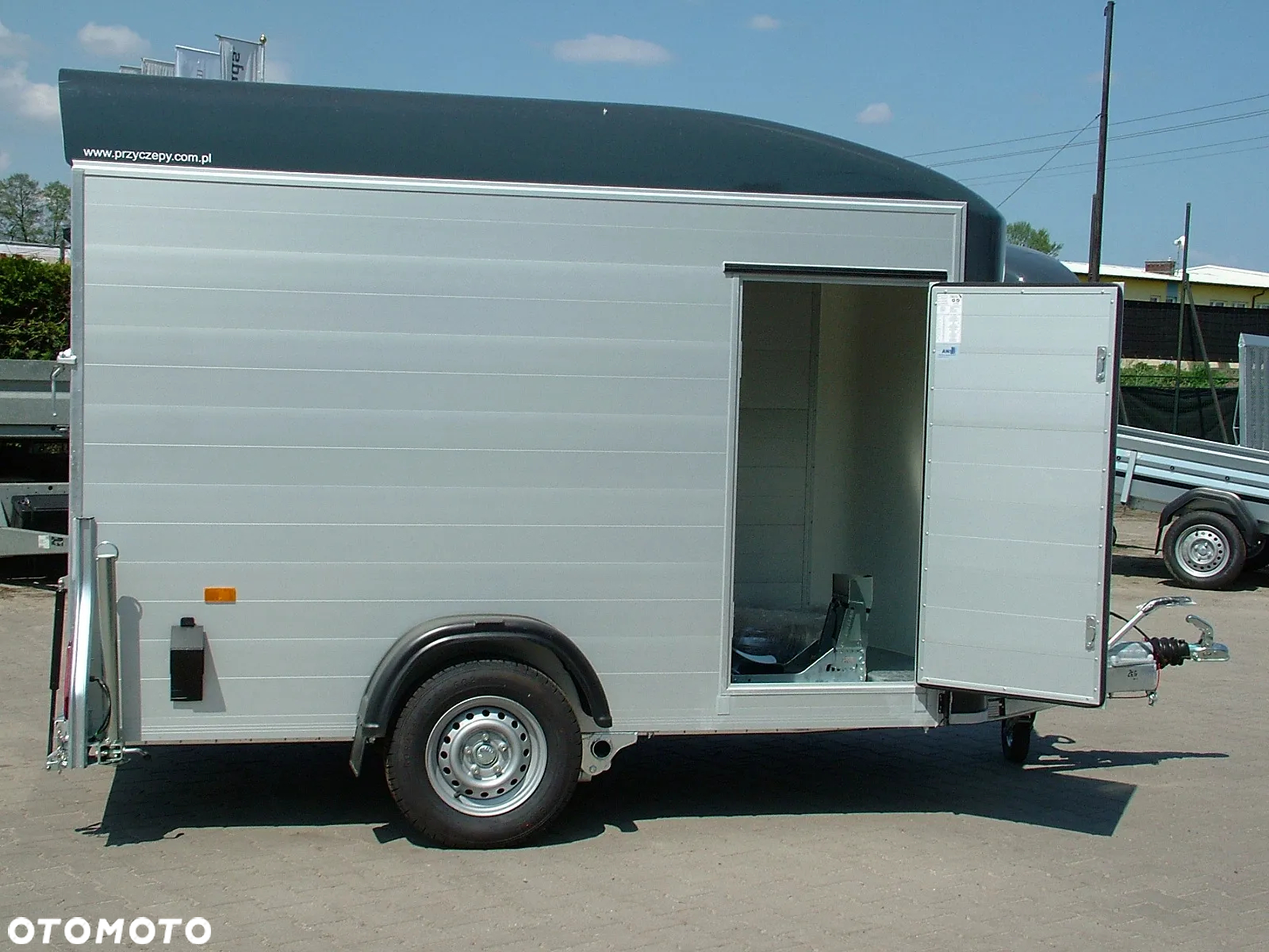 Debon Przyczepa zabudowana aluminiowa poliestrowa kontener furgon cargo Cheval Liberte Debon C 300 - 12