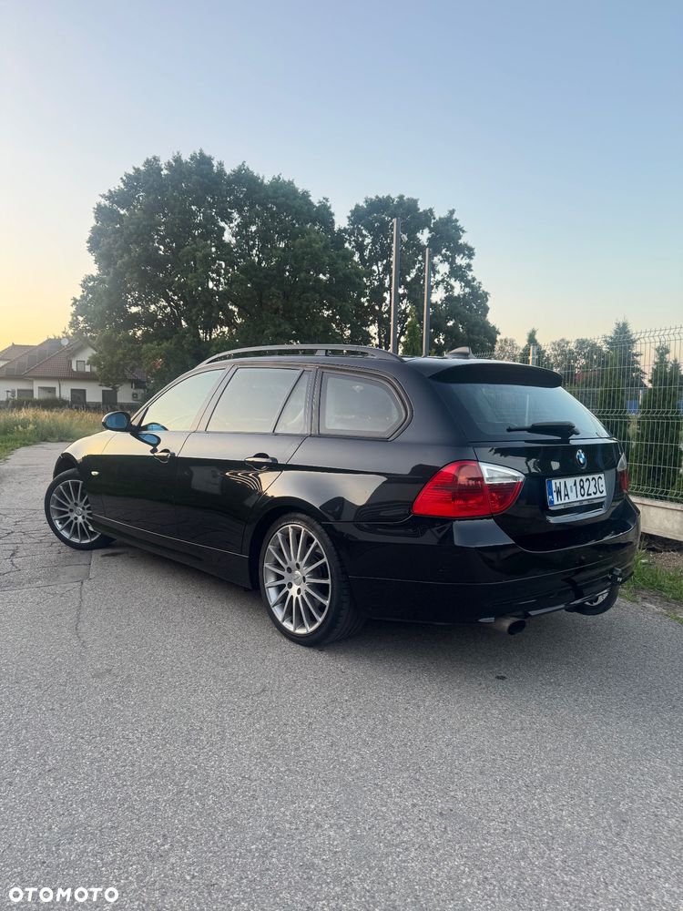 BMW Seria 3 320i - 5