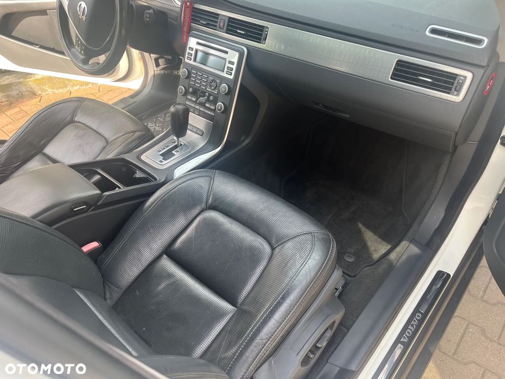 Volvo XC 70 T6 AWD Momentum - 6