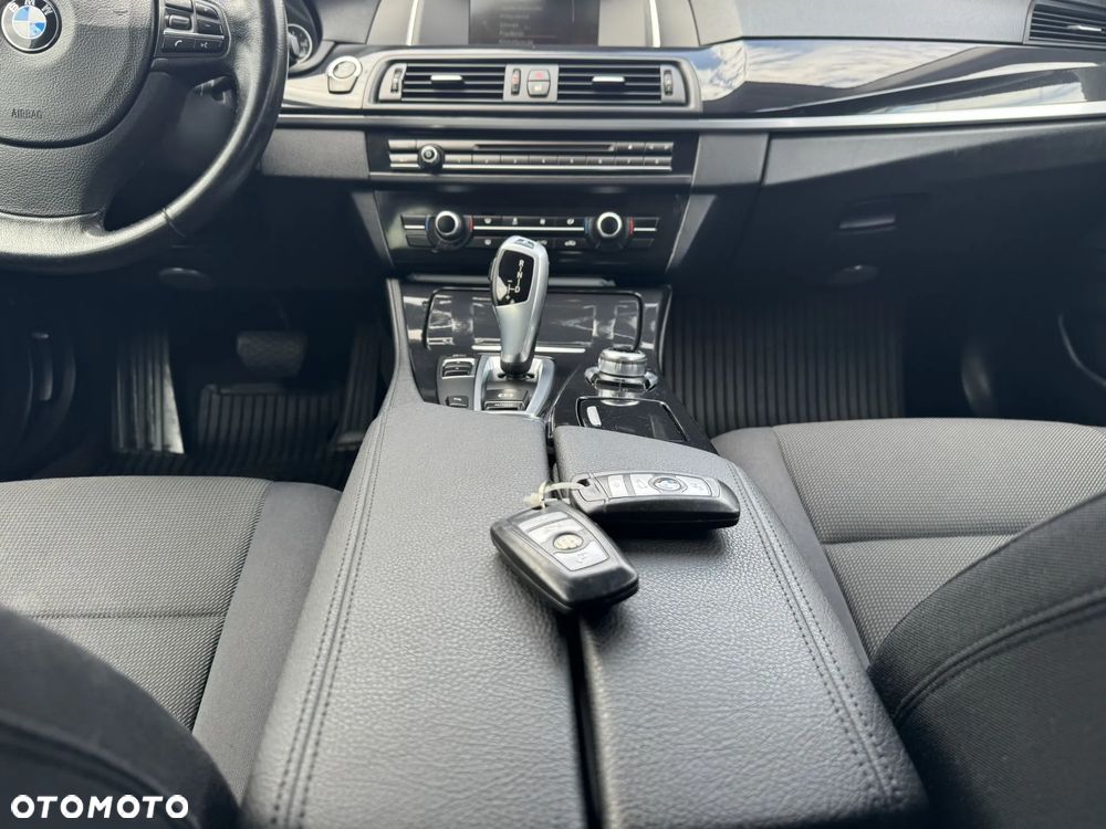 BMW Seria 5 520d - 22