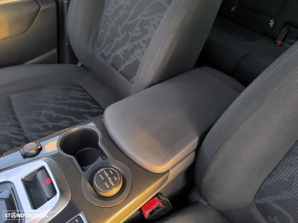 Peugeot 3008 2.0 HDi Hybrid4 - 43