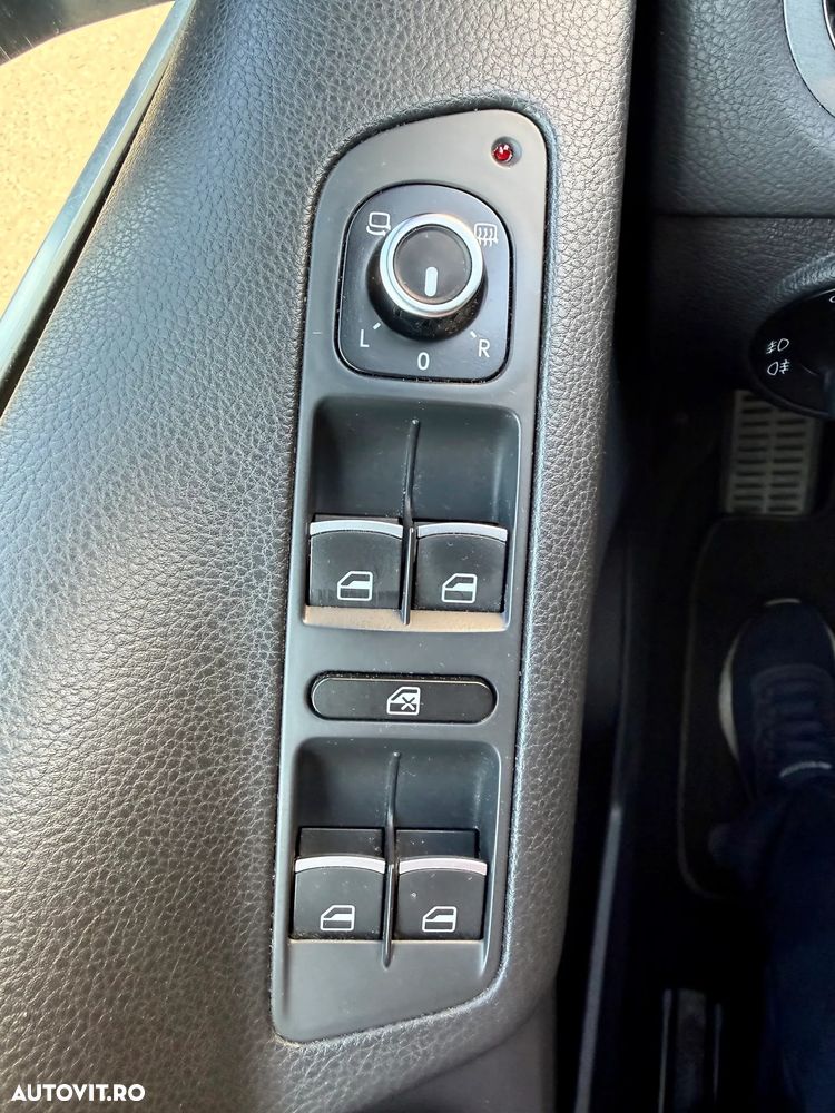 Volkswagen Tiguan 2.0 TDI 4Motion DSG Sport & Style - 13
