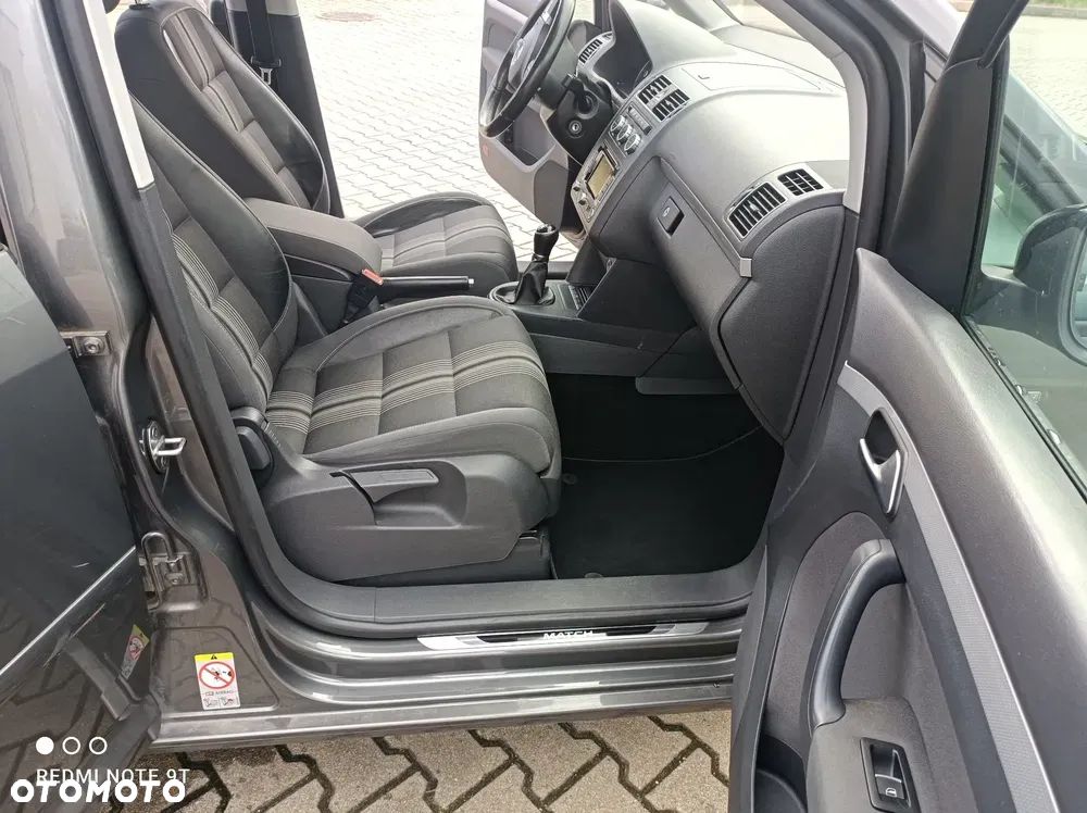 Volkswagen Touran 2.0 TDI DPF BlueMotion Technology MATCH - 17