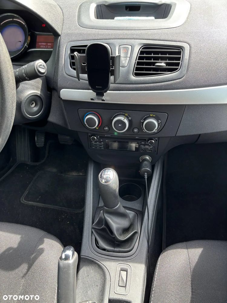 Renault Fluence 1.6 16V Start - 8