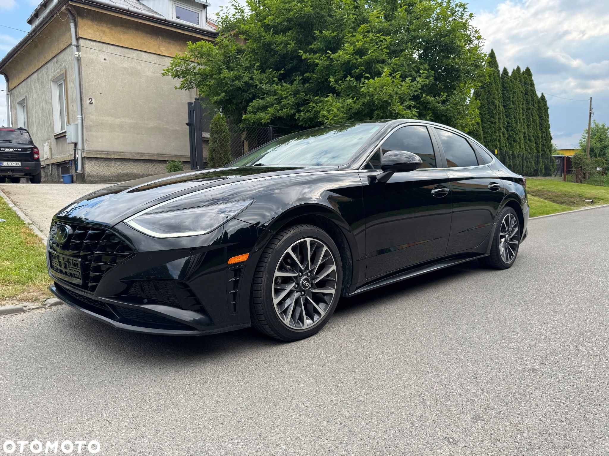 Hyundai Sonata - 1