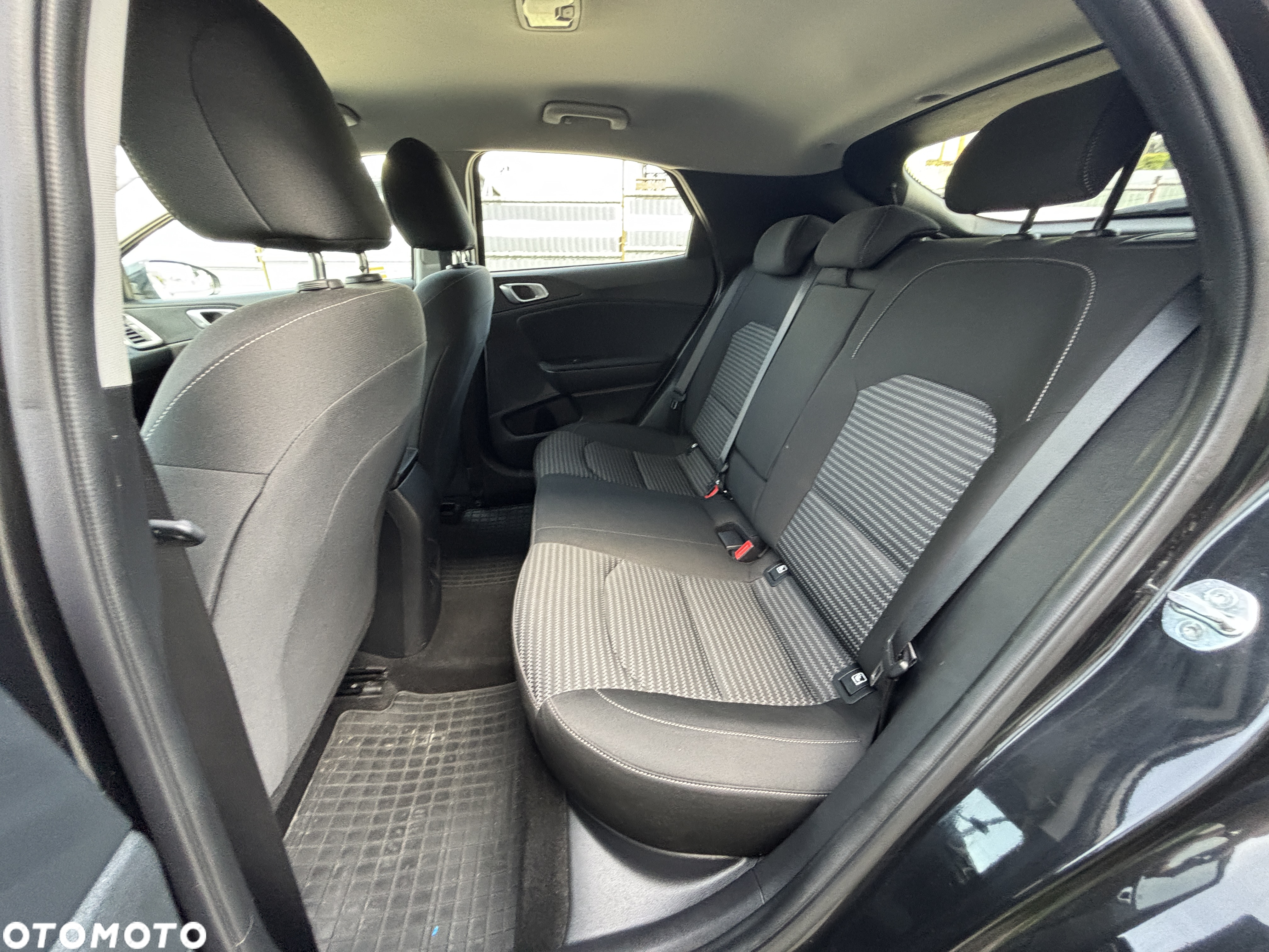 Kia XCeed 1.5 T-GDI Business Line DCT - 18